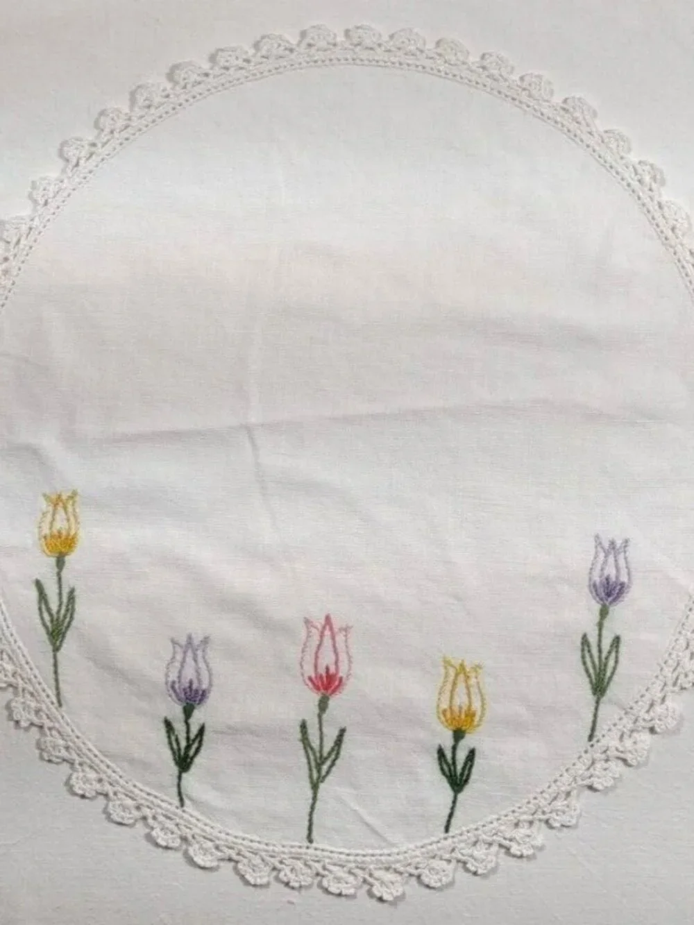 Vtg Hand Embroidered Couch set, white cotton, tulips, white crochet edge, 3 pcs